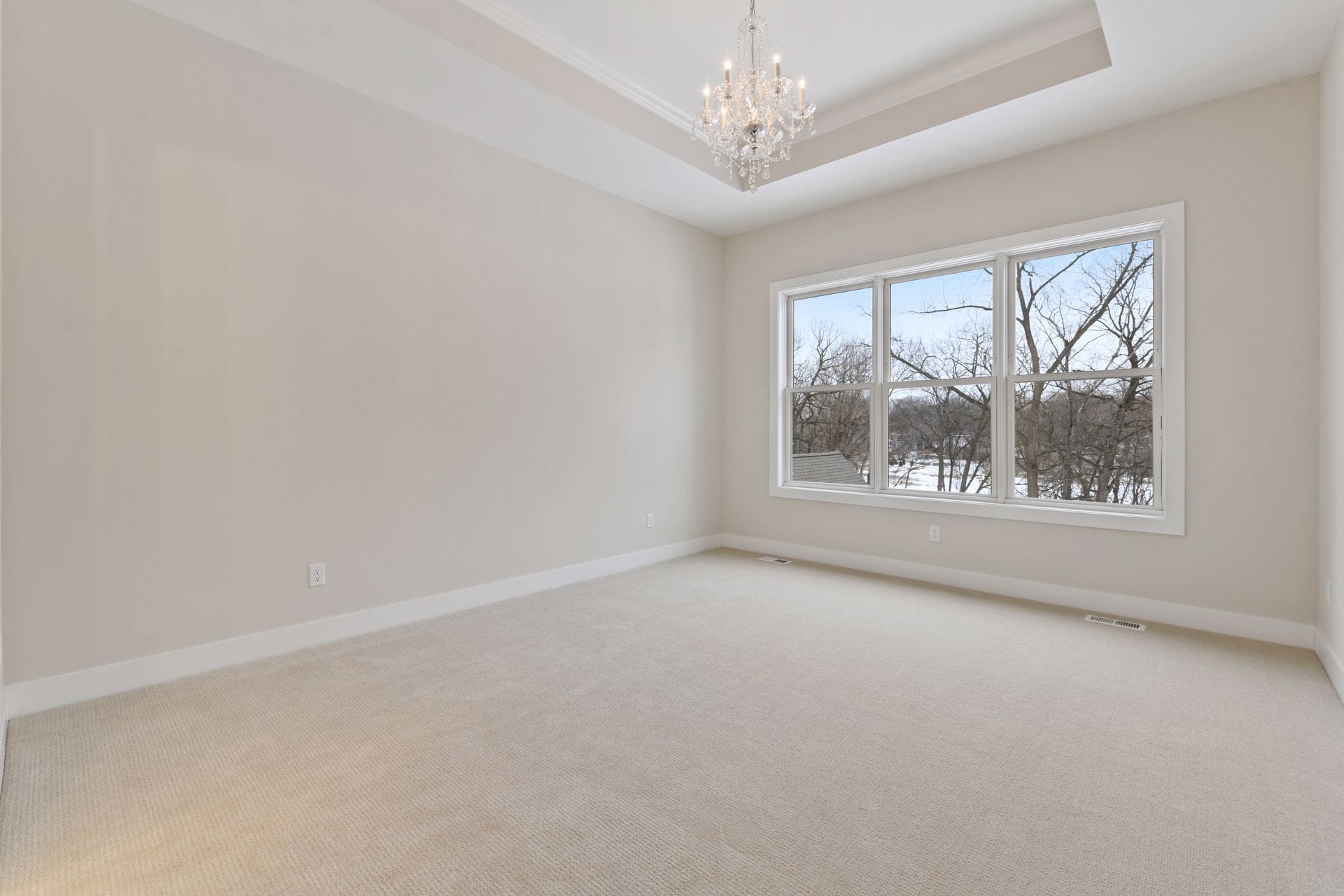 photo-0028 322 Broadway Ave N