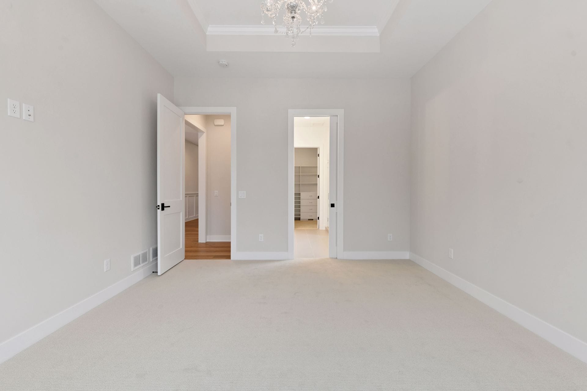 photo-0029 322 Broadway Ave N