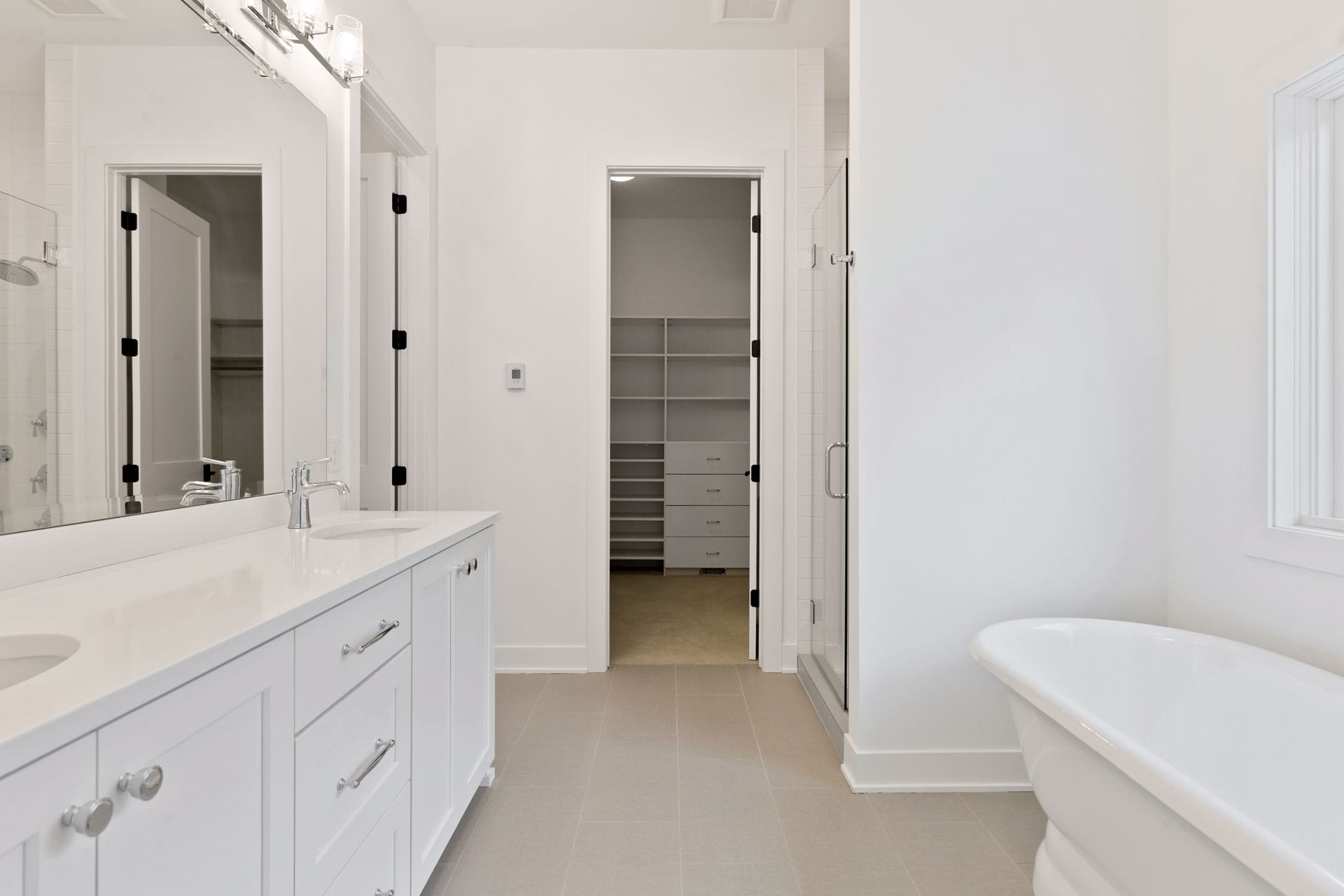 photo-0030 322 Broadway Ave N