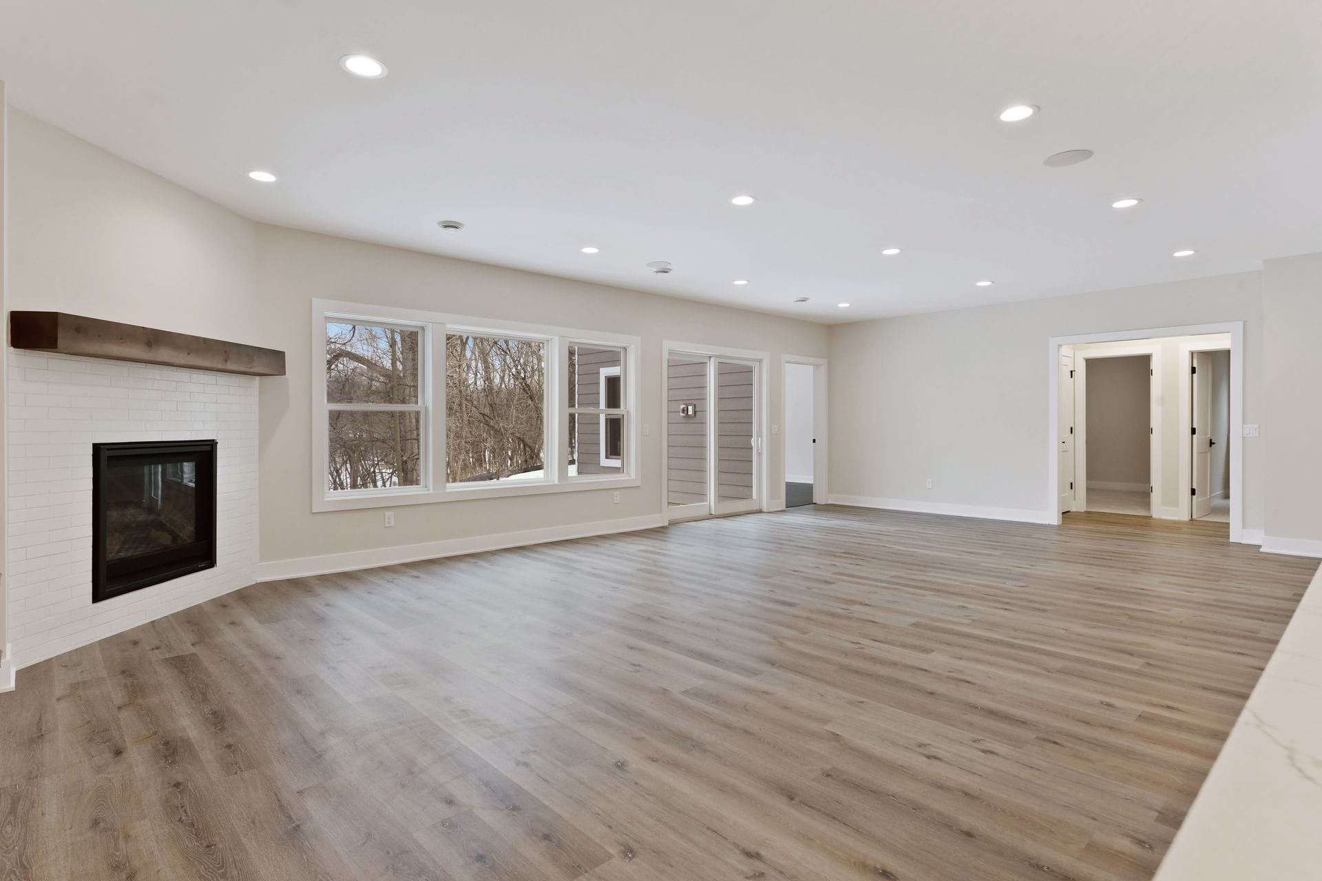 photo-0038 322 Broadway Ave N