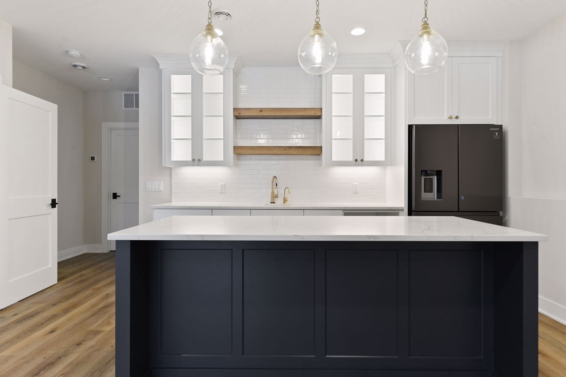 photo-0040 322 Broadway Ave N